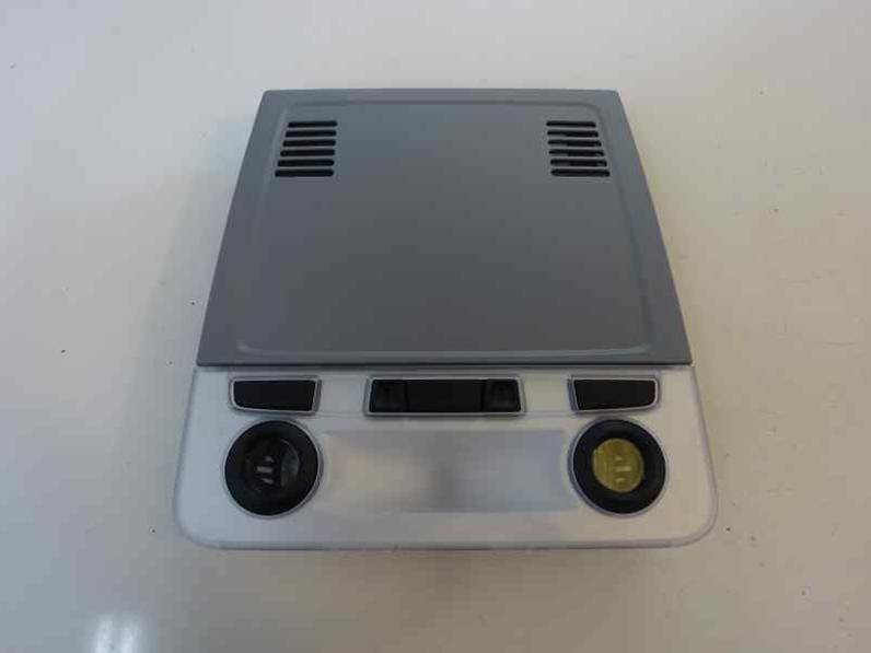 LUZ INTERIOR BMW SERIE 1 BERLINA 2008 2.0 TURBODIESEL (143 CV)