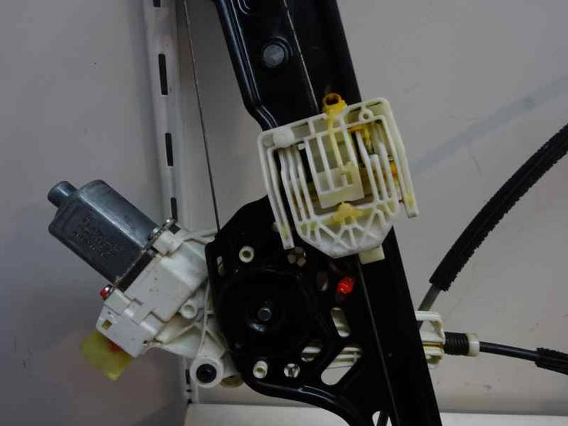 ELEVALUNAS DELANTERO DERECHO BMW SERIE 1 BERLINA 2008 2.0 TURBODIESEL (143 CV)