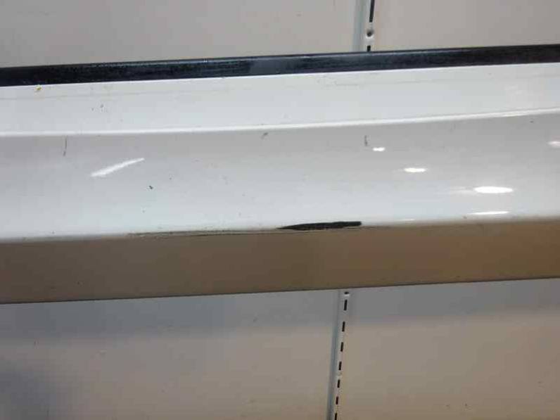 FALDON LATERAL BMW SERIE 1 BERLINA 2008 2.0 TURBODIESEL (143 CV)