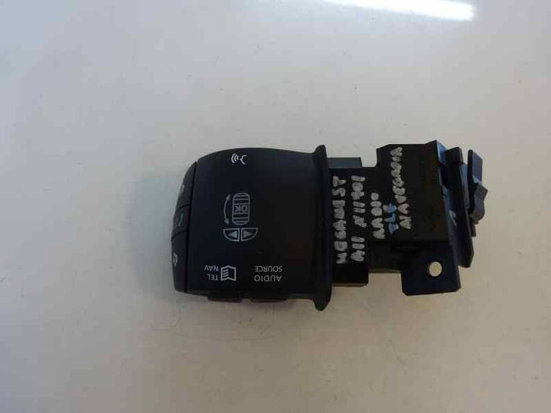 MANDO MULTIFUNCION RENAULT MEGANE III SPORT TOURER 2011 1.5 DCI D FAP (90 CV)