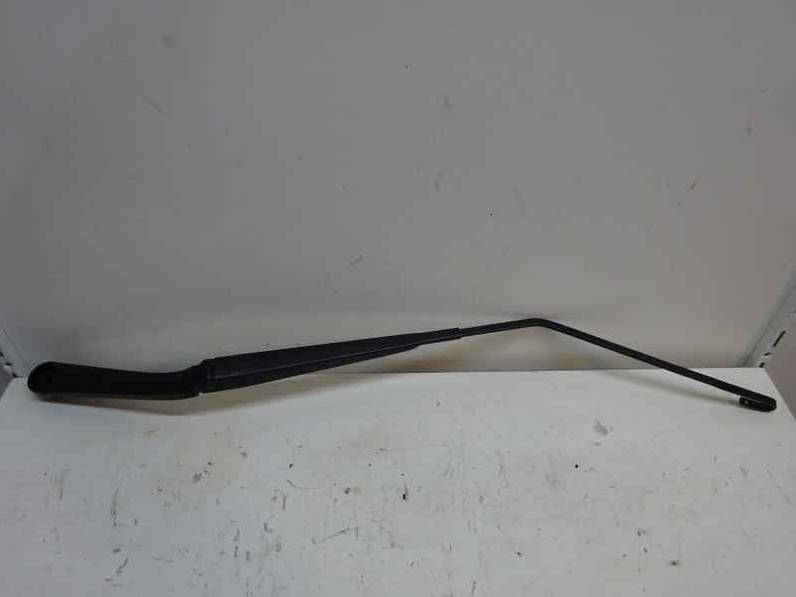 BRAZO LIMPIA DELANTERO DERECHO NISSAN JUKE 2014 1.5 TURBODIESEL (110 CV)