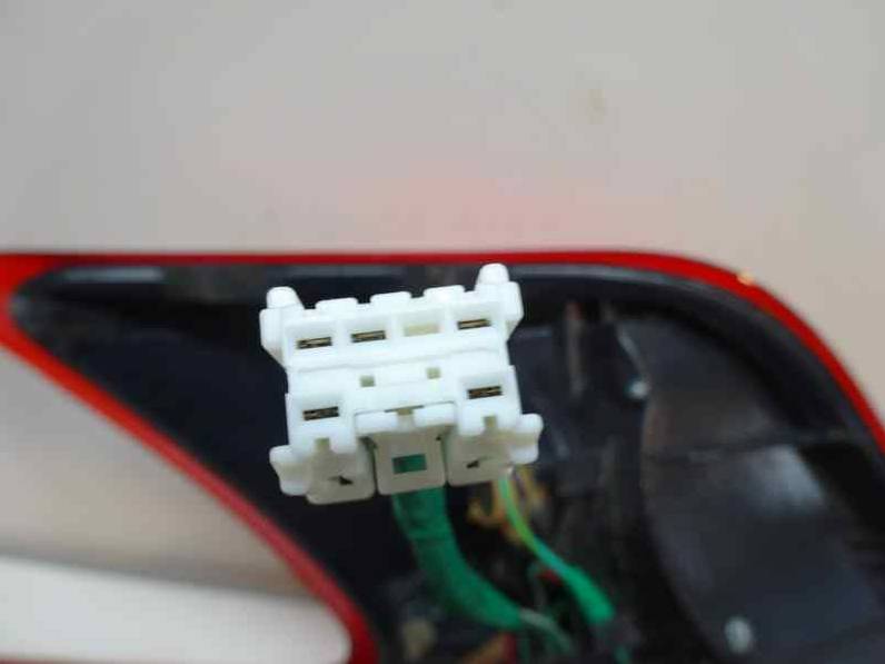 PILOTO TRASERO IZQUIERDO NISSAN JUKE 2014 1.5 TURBODIESEL (110 CV)