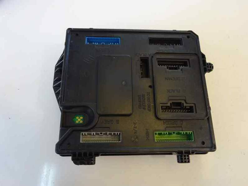 CAJA RELES FUSIBLES RENAULT SCENIC III 2009 1.9 DCI D (131 CV)