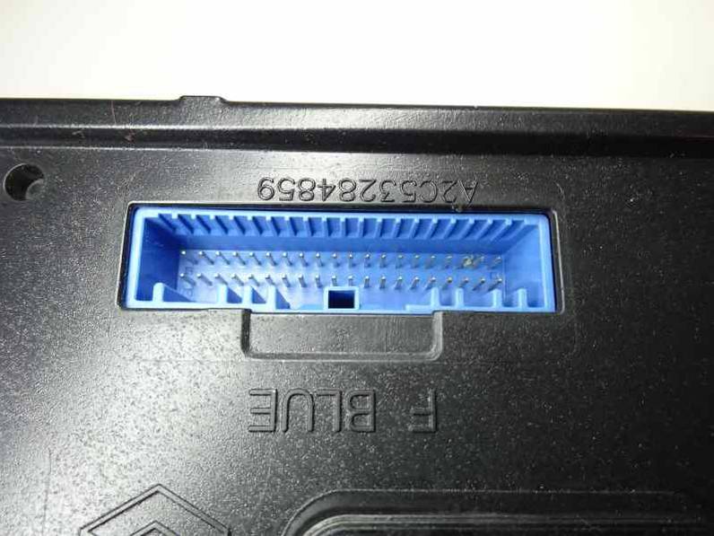 CAJA RELES FUSIBLES RENAULT SCENIC III 2009 1.9 DCI D (131 CV)