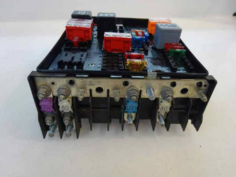 CAJA RELES FUSIBLES AUDI A3 SPORTBACK 2005 1.9 TDI (105 CV)