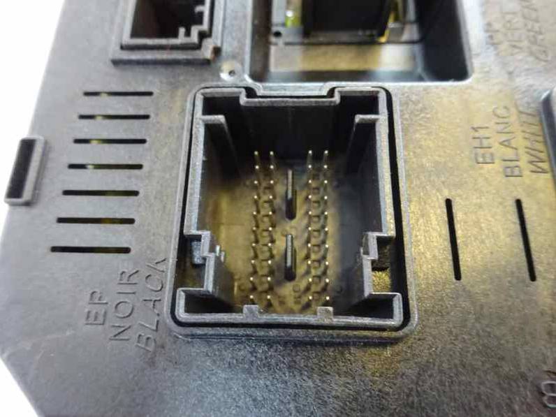 CAJA RELES FUSIBLES CITROEN C4 BERLINA 2006 1.6 16V HDI (90 CV)