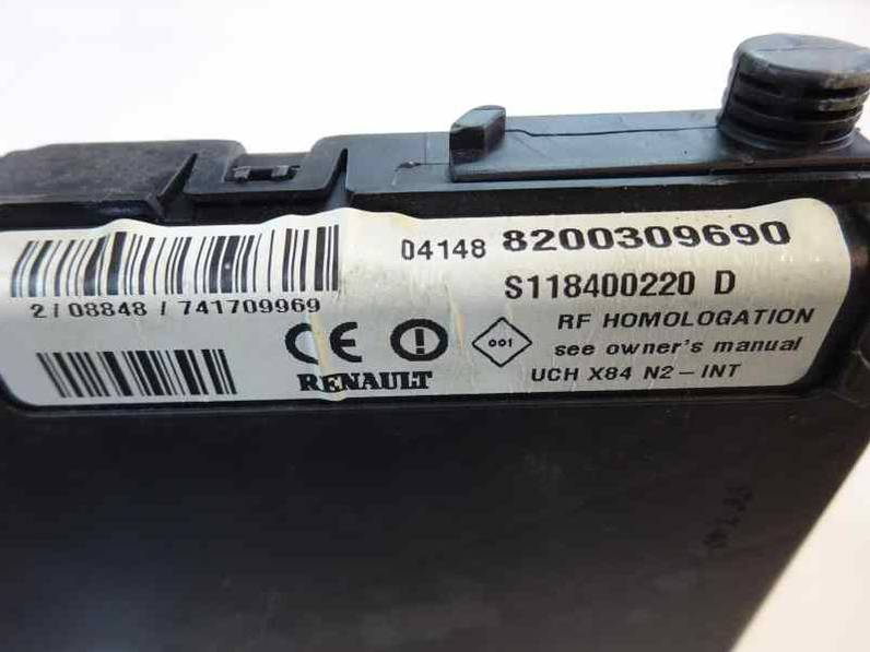 CAJA RELES FUSIBLES RENAULT SCENIC II 2004 1.9 DCI D (120 CV)