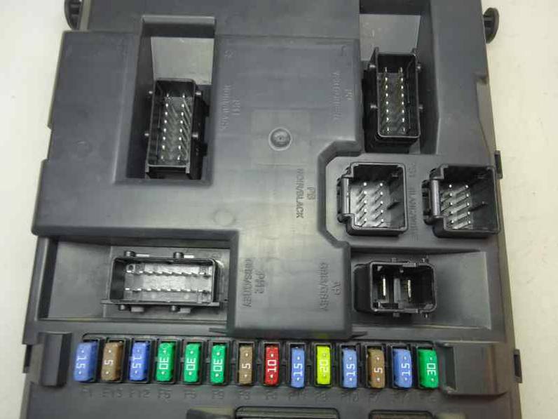CAJA RELES FUSIBLES PEUGEOT 207 2008 1.6 HDI (109 CV)