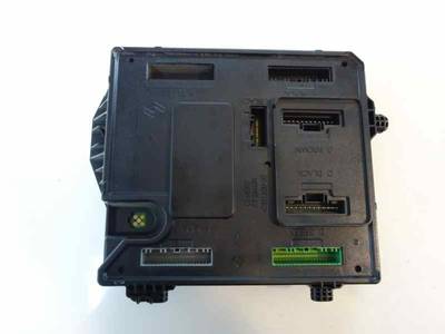 CAJA RELES FUSIBLES RENAULT MEGANE III BERLINA 5 P 2010 1.5 DCI D (106 CV)