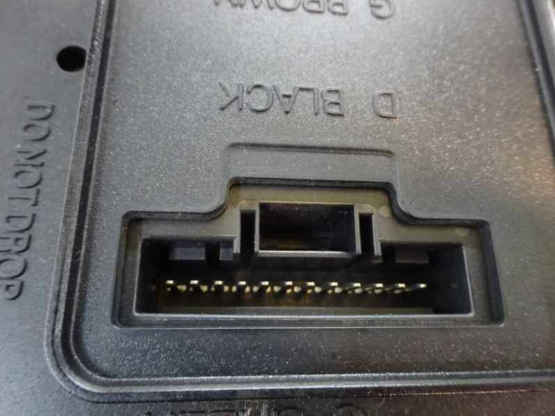 CAJA RELES FUSIBLES RENAULT MEGANE III BERLINA 5 P 2010 1.5 DCI D (106 CV)