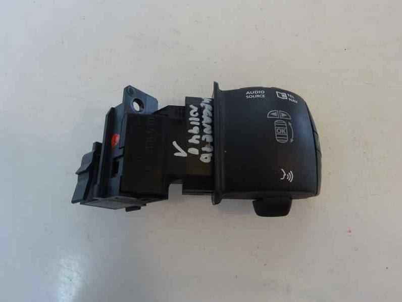 MANDO MULTIFUNCION RENAULT MEGANE III BERLINA 5 P 2010 1.5 DCI D (106 CV)