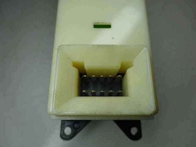 MANDO ELEVALUNAS DELANTERO IZQUIERDO MITSUBISHI MONTERO 2001 3.2 DI-D (165 CV)