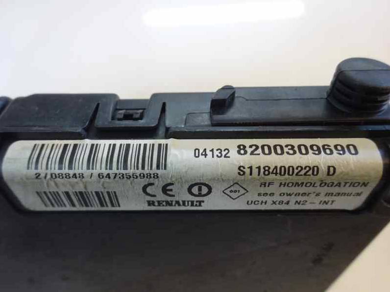 CAJA RELES FUSIBLES RENAULT SCENIC II 2004 1.5 DCI D (82 CV)