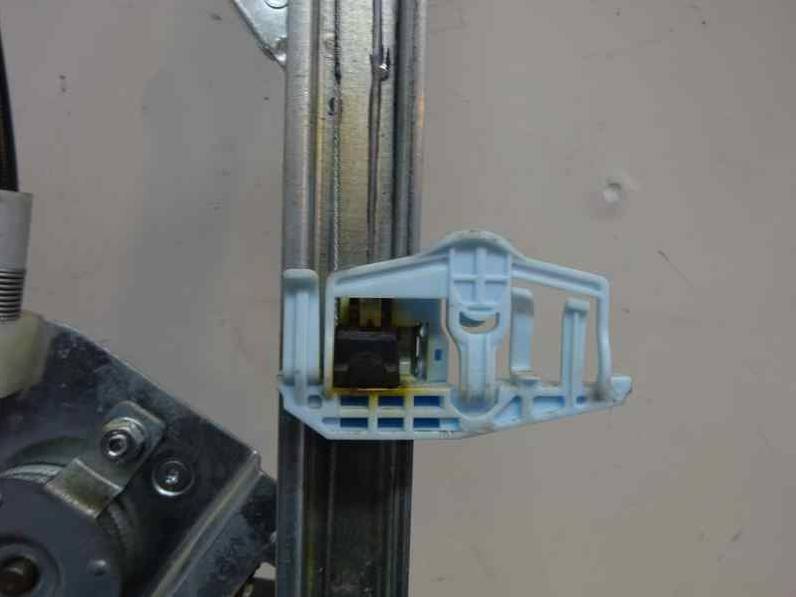 ELEVALUNAS DELANTERO IZQUIERDO RENAULT SCENIC II 2004 1.5 DCI D (82 CV)