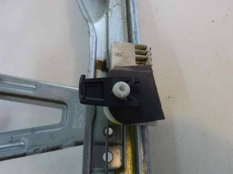 ELEVALUNAS TRASERO DERECHO RENAULT CLIO III 2010 1.5 DCI D (65 CV)