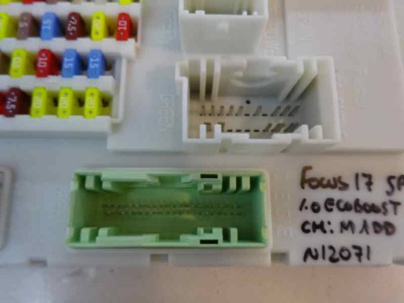 CAJA RELES FUSIBLES FORD FOCUS TURN 2017 1.0 ECOBOOST (125 CV)