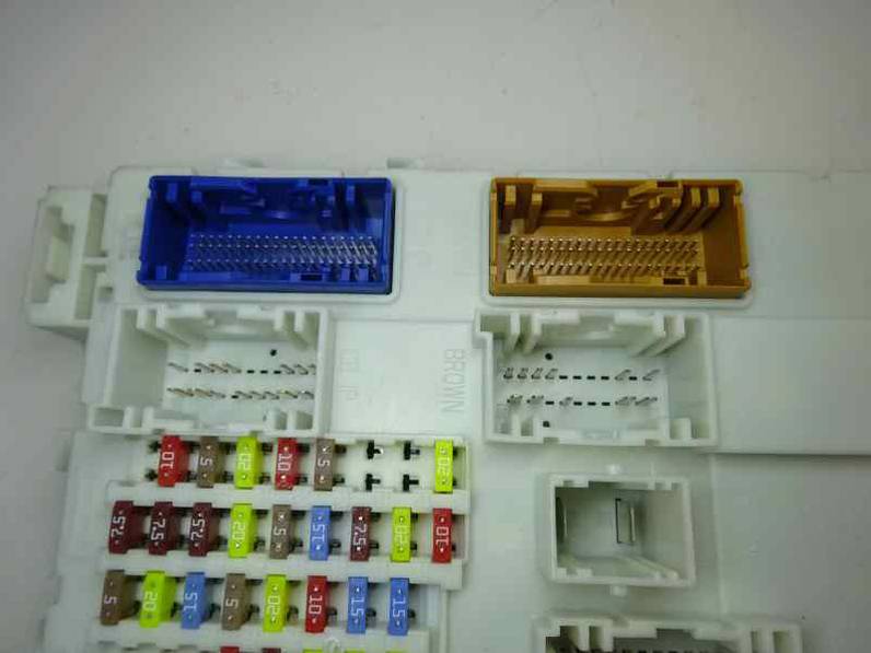 CAJA RELES FUSIBLES FORD FOCUS TURN 2017 1.0 ECOBOOST (125 CV)