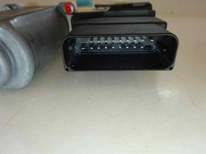 MOTOR ELEVALUNAS TRASERO DERECHO VOLKSWAGEN JETTA 2005 1.9 TDI (105 CV)