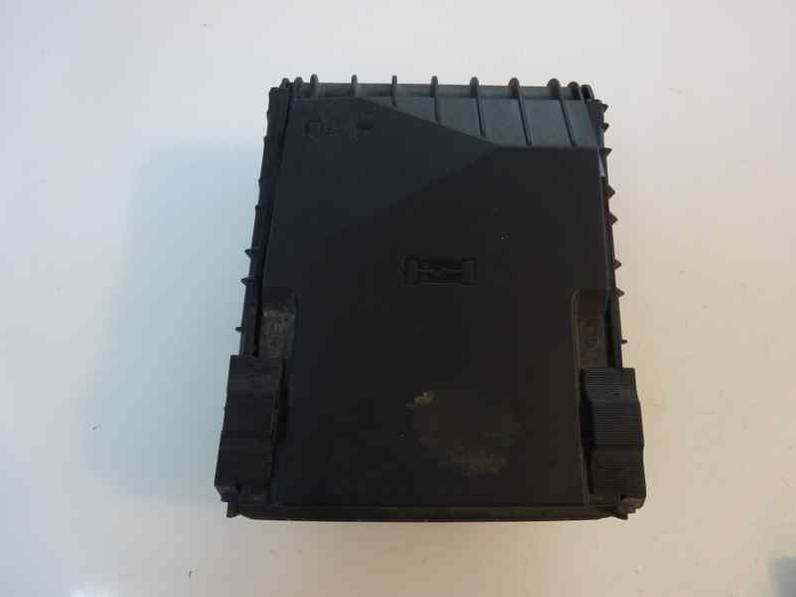 CAJA RELES FUSIBLES VOLKSWAGEN JETTA 2005 1.9 TDI (105 CV)