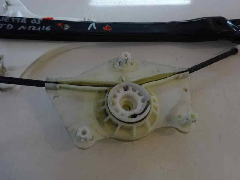 ELEVALUNAS TRASERO DERECHO VOLKSWAGEN JETTA 2005 1.9 TDI (105 CV)