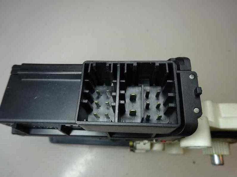 MOTOR ELEVALUNAS TRASERO IZQUIERDO SEAT CORDOBA BERLINA 2003 1.9 TDI (101 CV)