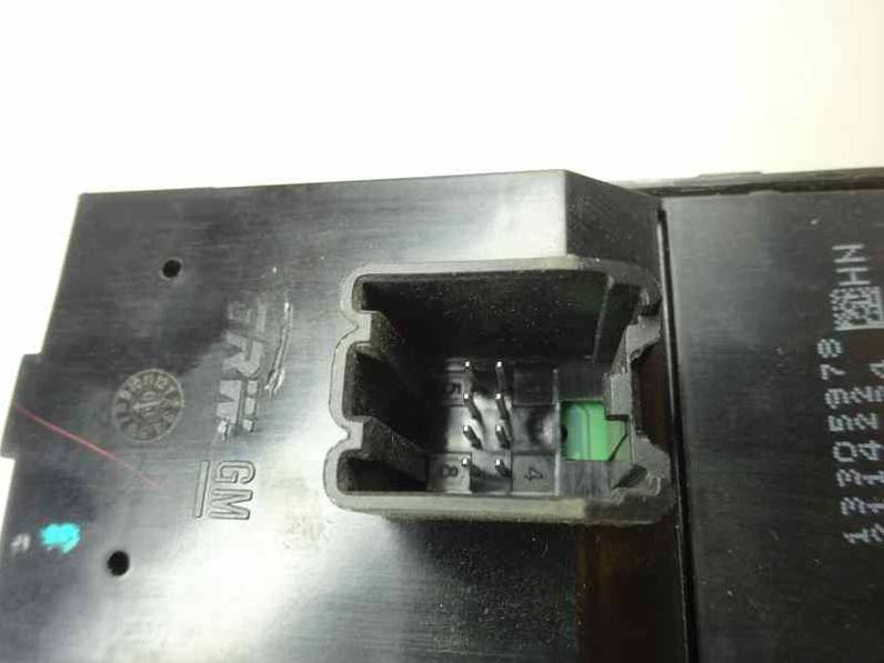 MANDO ELEVALUNAS DELANTERO IZQUIERDO OPEL INSIGNIA BERLINA 2010 2.0 CDTI (110 CV)