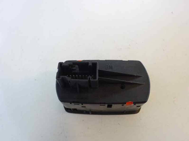 MANDO ELEVALUNAS DELANTERO IZQUIERDO OPEL CORSA D 2009 1.3 16V CDTI (75 CV)