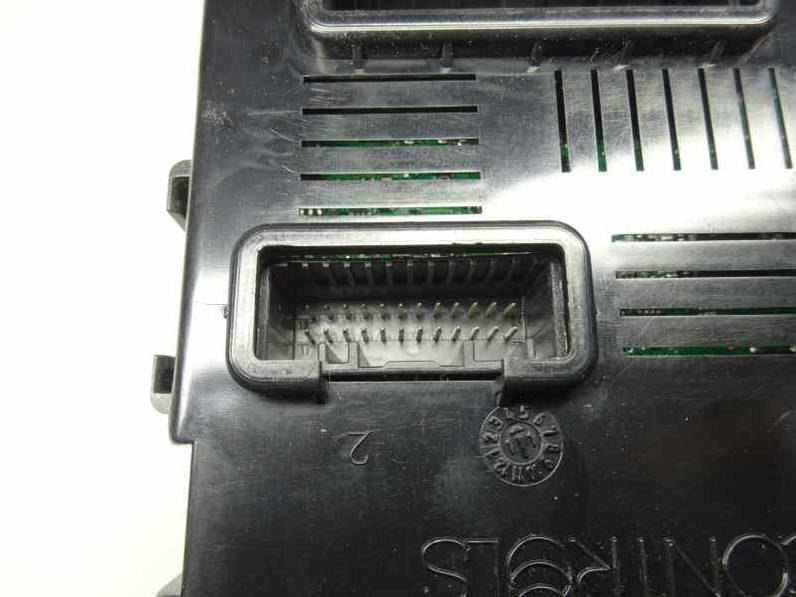 CAJA RELES FUSIBLES RENAULT CLIO III 2011 1.5 DCI D FAP (88 CV)