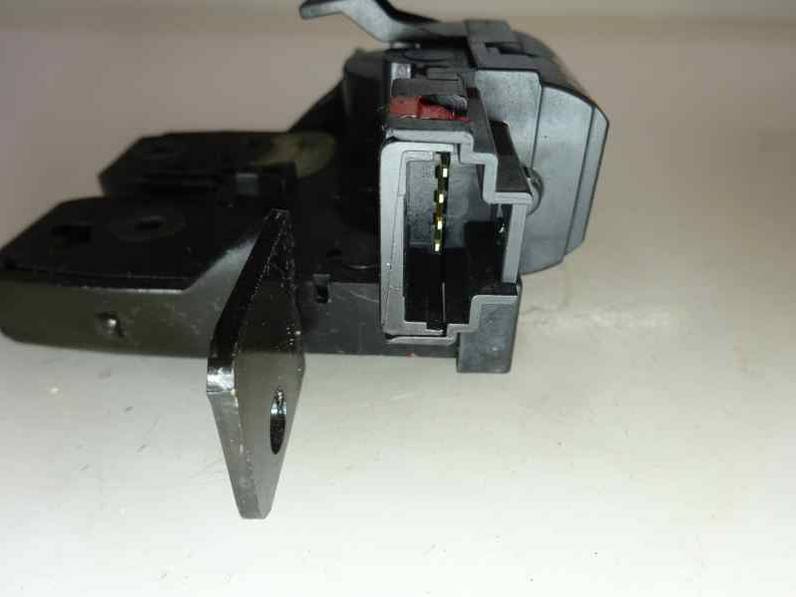 CERRADURA MALETERO PORTON RENAULT CLIO III 2011 1.5 DCI D FAP (88 CV)