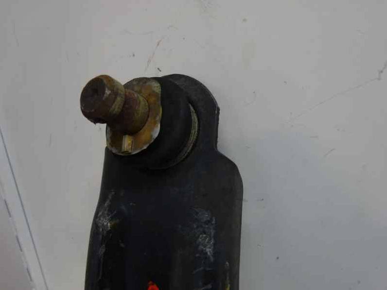 BRAZO SUSPENSION INFERIOR DELANTERO DERECHO RENAULT CLIO III 2011 1.5 DCI D FAP (88 CV)