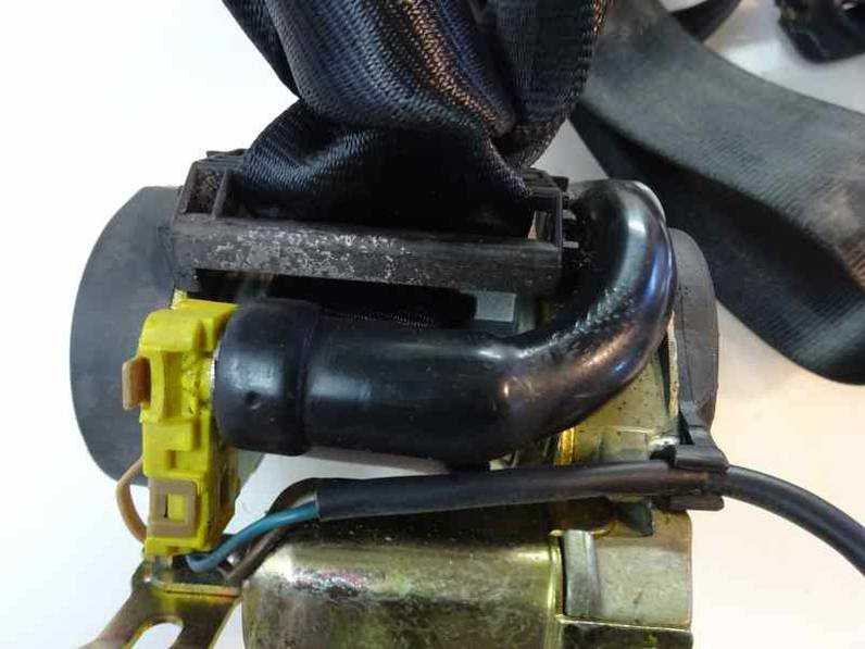 CINTURON SEGURIDAD DELANTERO DERECHO VOLKSWAGEN POLO 2003 1.4 TDI (75 CV)