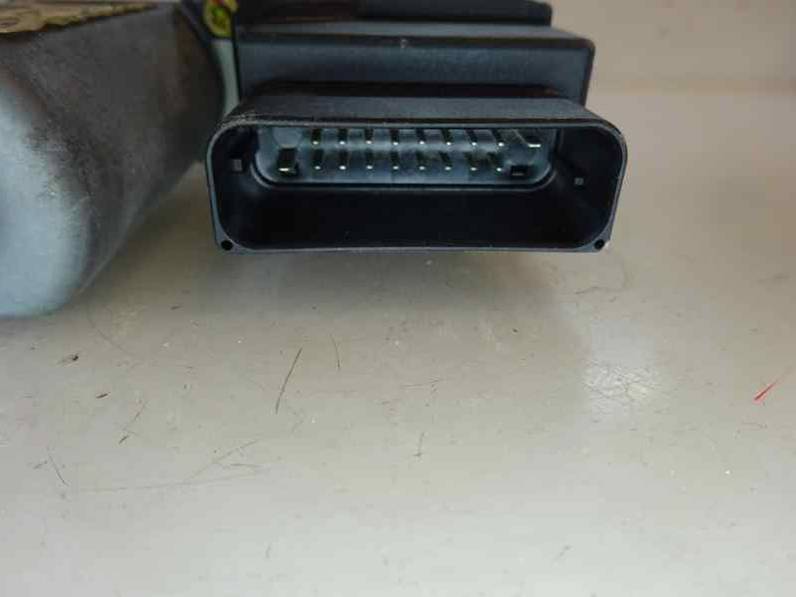 MOTOR ELEVALUNAS TRASERO IZQUIERDO VOLKSWAGEN GOLF IV BERLINA 1999 1.9 TDI (90 CV)