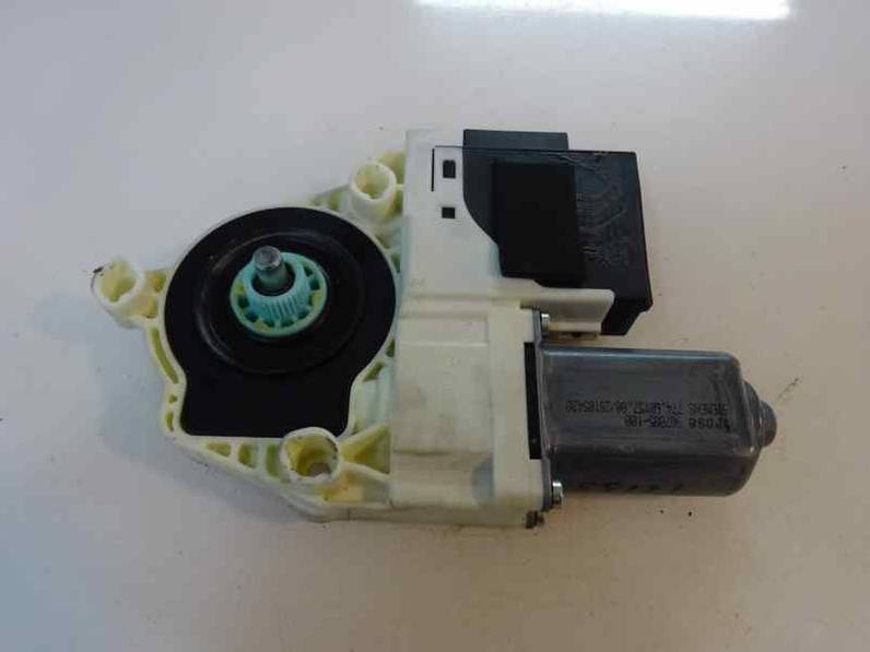 MOTOR ELEVALUNAS DELANTERO DERECHO SEAT CORDOBA BERLINA 2005 1.4 16V (101 CV)