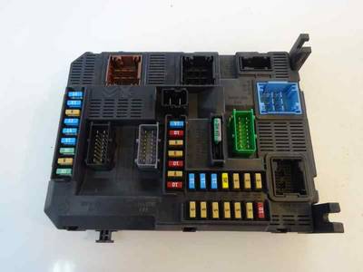 CAJA RELES FUSIBLES PEUGEOT 2008 2017 1.2 16V VTI (82 CV)