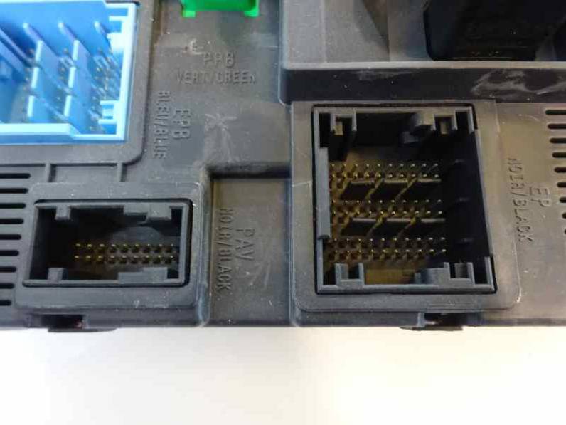 CAJA RELES FUSIBLES PEUGEOT 2008 2017 1.2 16V VTI (82 CV)