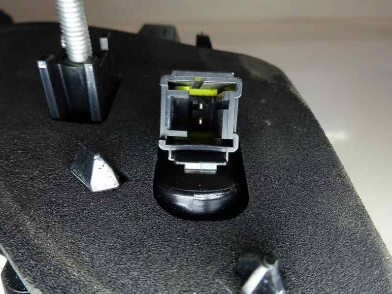 PILOTO TRASERO IZQUIERDO PEUGEOT 2008 2017 1.2 16V VTI (82 CV)