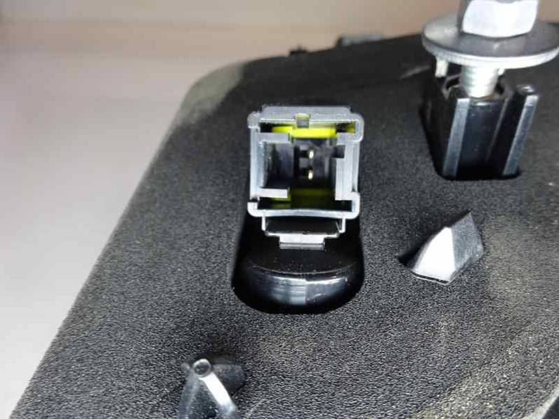 PILOTO TRASERO DERECHO PEUGEOT 2008 2017 1.2 16V VTI (82 CV)