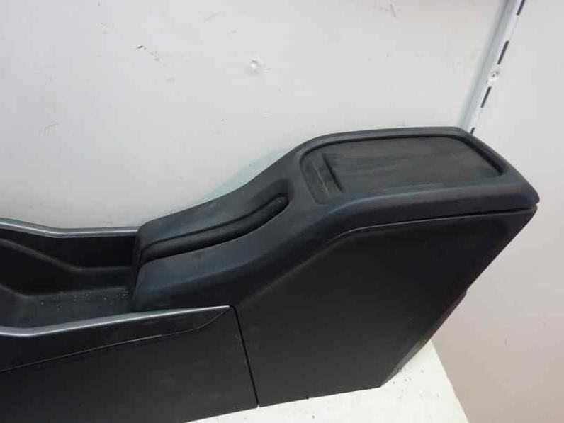 APOYABRAZOS CENTRAL PEUGEOT 2008 2017 1.2 16V VTI (82 CV)