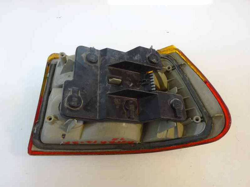 PILOTO TRASERO IZQUIERDO OPEL ASTRA F BERLINA 1998 1.6 (75 CV)