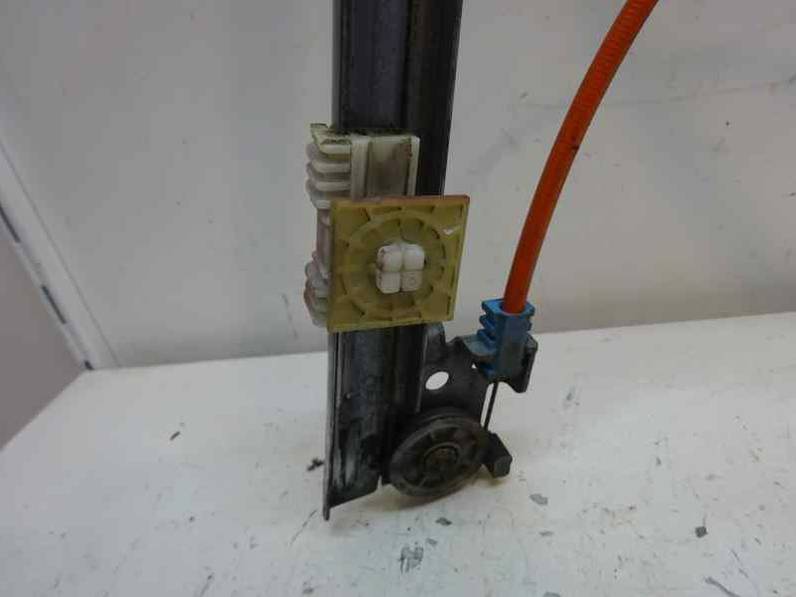 ELEVALUNAS DELANTERO IZQUIERDO CITROEN SAXO 2002 1.5 D (57 CV)