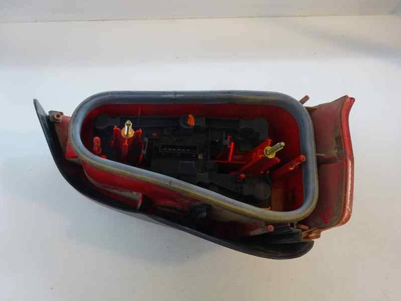 PILOTO TRASERO DERECHO PEUGEOT 106 1997 1.5 D (57 CV)
