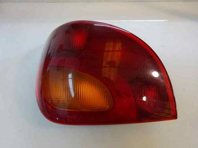 PILOTO TRASERO IZQUIERDO FORD FIESTA BERLINA 2000 1.8 TDDI TURBODIESEL (75 CV)