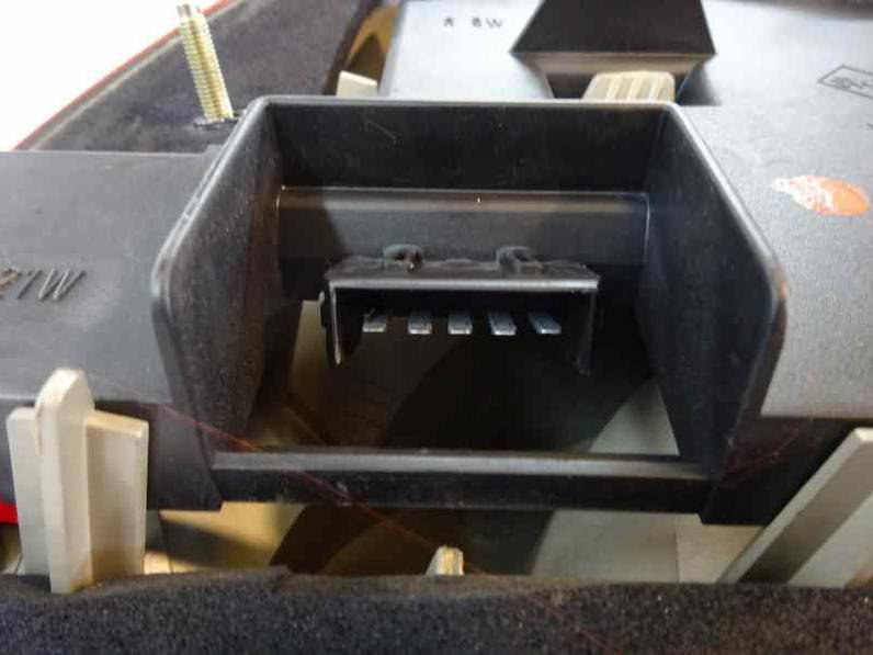 PILOTO TRASERO IZQUIERDO FORD FIESTA BERLINA 2000 1.8 TDDI TURBODIESEL (75 CV)