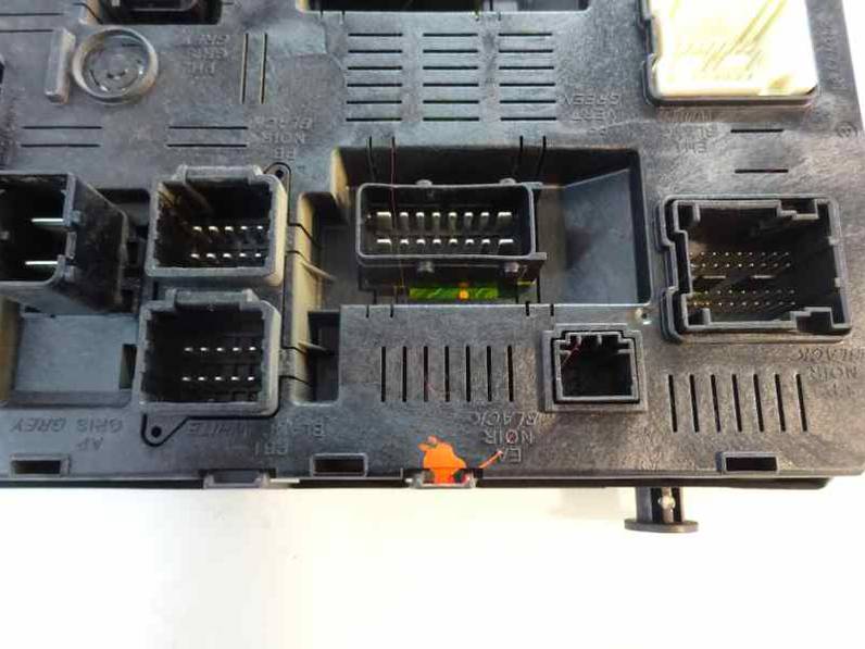 CAJA RELES FUSIBLES CITROEN C4 BERLINA 2006 1.6 16V HDI (90 CV)