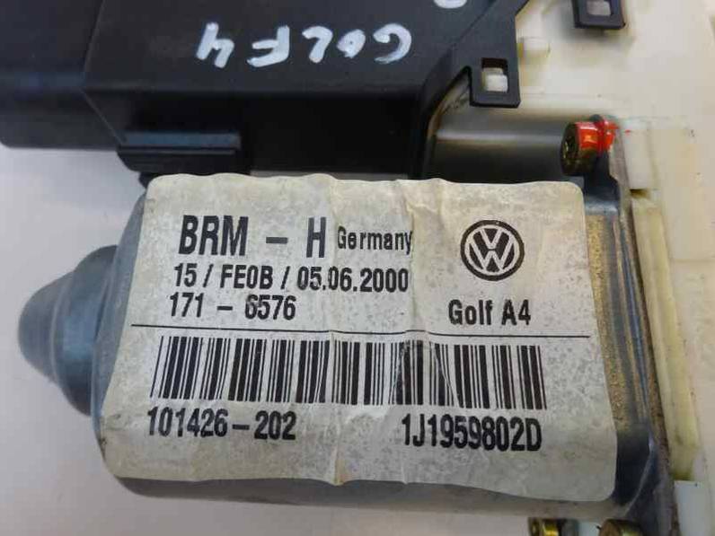 MOTOR ELEVALUNAS DELANTERO DERECHO VOLKSWAGEN GOLF IV BERLINA 2000 1.9 TDI (90 CV)