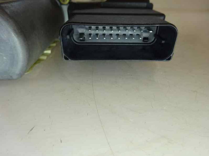 MOTOR ELEVALUNAS TRASERO DERECHO VOLKSWAGEN GOLF IV BERLINA 2000 1.9 TDI (90 CV)