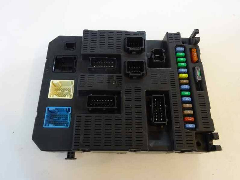 CAJA RELES FUSIBLES CITROEN C4 BERLINA 2007 1.6 16V HDI (90 CV)