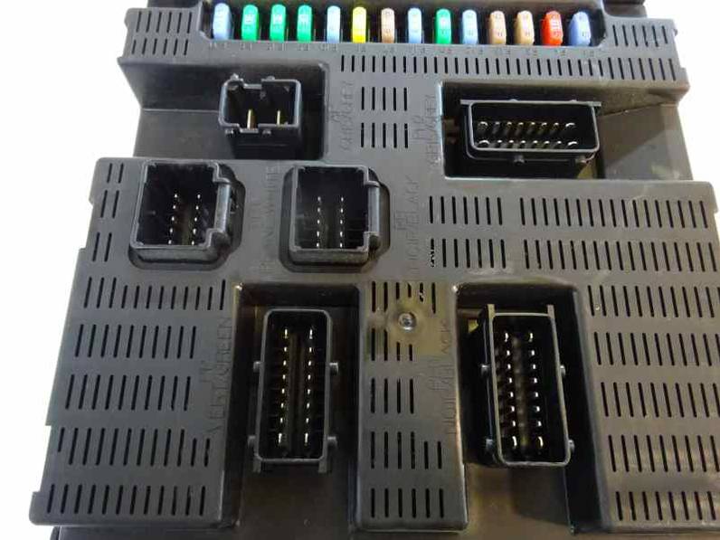 CAJA RELES FUSIBLES CITROEN C4 BERLINA 2007 1.6 16V HDI (90 CV)