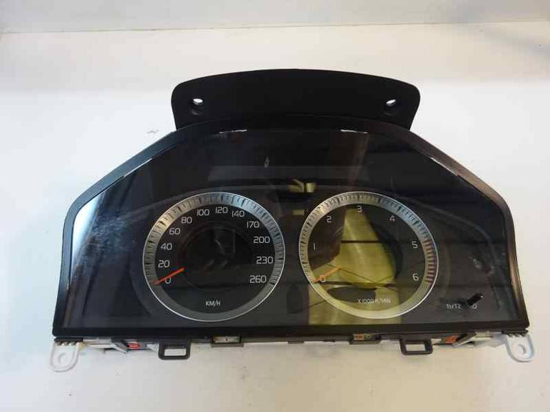 CUADRO INSTRUMENTOS VOLVO XC70 2009 2.4 D (185 CV)