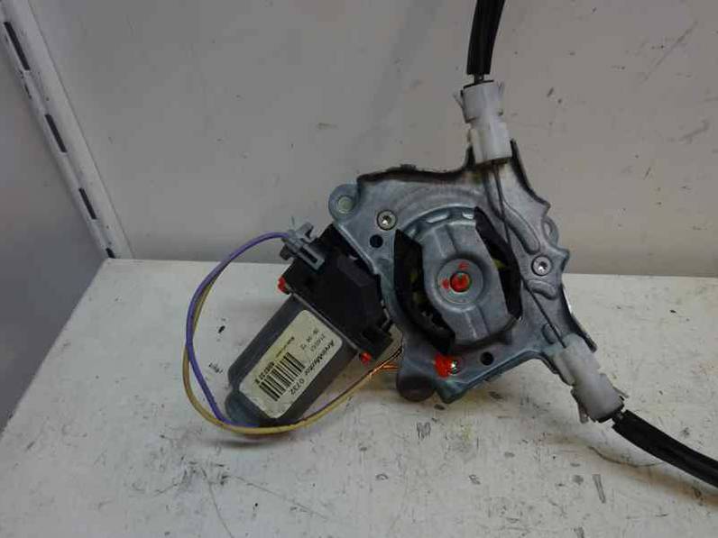 ELEVALUNAS DELANTERO DERECHO RENAULT CLIO II FASE II 2007 1.2 (58 CV)